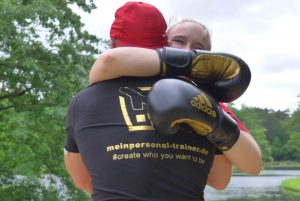 Kickboxtraining mit Louise und Marcel Kucharski Personal Trainer in Cottbus